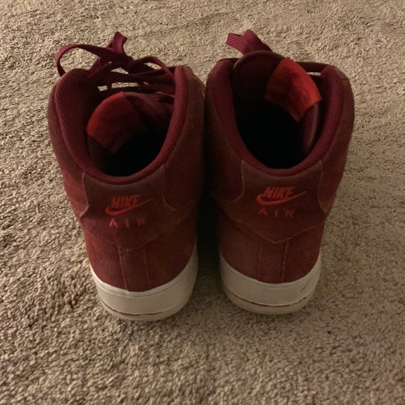 air force 1 nike high tops. (07 university red white suede) - Picture 3 of 4